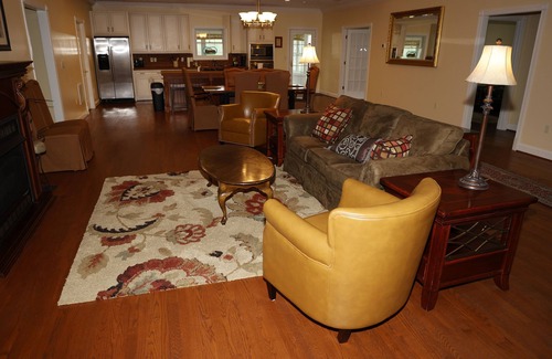 Strasburg Casa | Shenandoah River-hiking, fishing, wineries, breweries & more