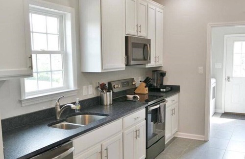 Fort Valley Casa | Shenandoah Sunset Sanctuary: Sunrise & Sunset over the mountains!