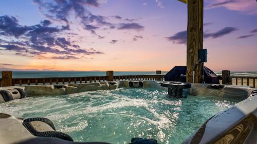 Port Bolivar Casa | Shenanigans! Beachfront & HotTub