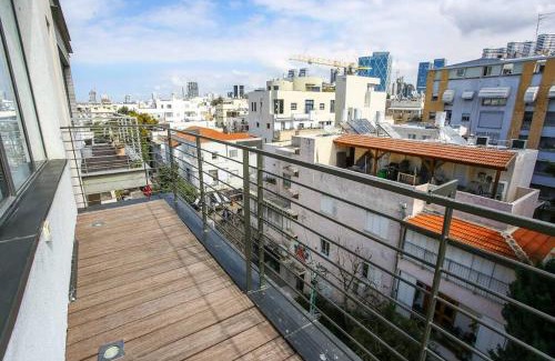 Tel Aviv City Center Apartamento | Shenkin Street 2BR Rooftop Penthouse