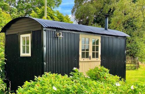 Crawcrook Casa | shepherd hut glamping in Northumberland