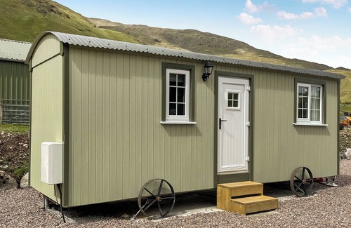 West Laroch Cabaña | Shepherds Cabin - UK48225