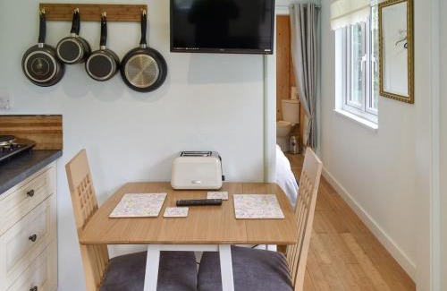 Five Oak Green Casa | Shepherds Hut 3 At Laddingford - Uk32532