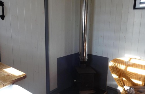 Wigton Casa | Shepherds Hut, Jamies Retreat, Bowness-on-Solway
