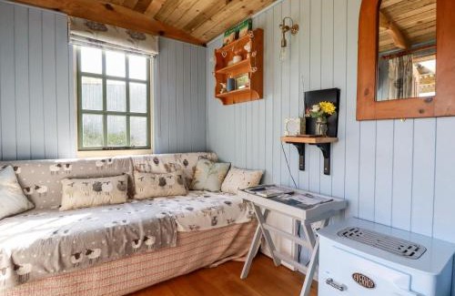 Brazzacott Casa | Shepherds Retreat