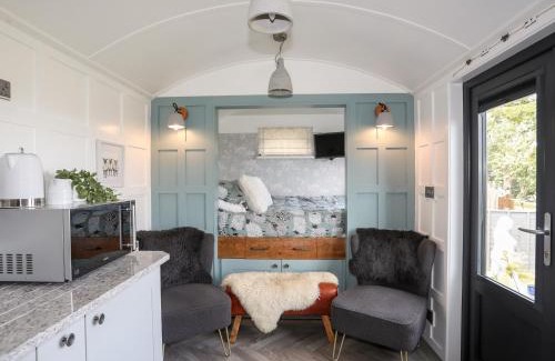 Cylch-Y-Garn Casa | Shepherds Stone