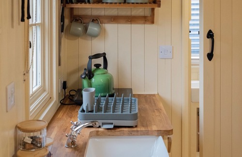Brackley Cabina | Shepherdshut-cotswolds-petfriendly-woodburner