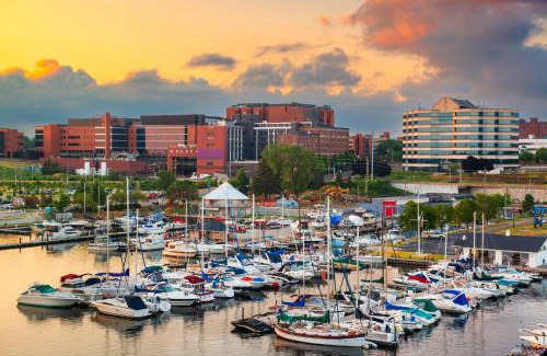 Erie Hotel | Sheraton Erie Bayfront Hotel