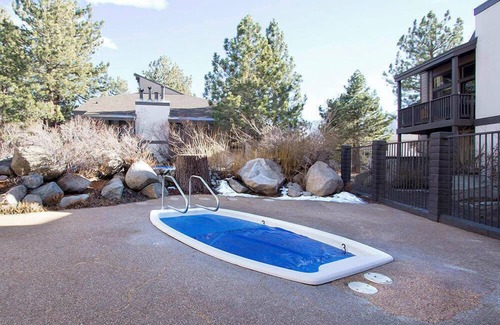Mammoth Lakes Condominio | Sherwin Villas | Free Shuttle & Near Skiing!