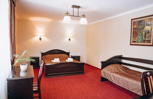 Dovhomostys'ka Hotel | Sherwood Hotel