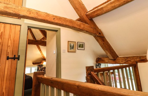 Tetbury Casa | SHERWOOD, pet friendly, character holiday cottage in Tetbury