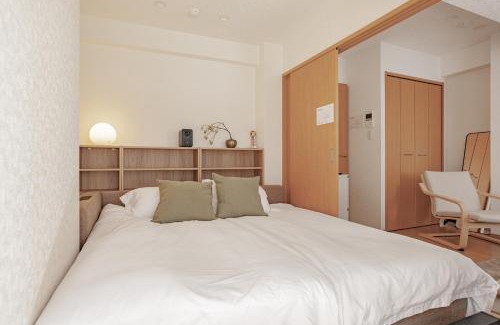 Chinatown Apartamento | SHIKA HOME 横浜中華街-高級ファミリー向けワイドキングベットホームシアター駅徒歩4分 長期滞在者向け定期清掃サービス Luxury Family Room with Home Theater 2m Large Bed 4min to Station