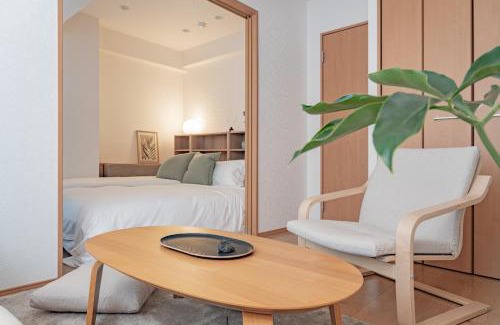 Chinatown Apartamento | SHIKA HOME 横浜中華街-高級ファミリー向けワイドキングベットホームシアター駅徒歩4分 長期滞在者向け定期清掃サービス Luxury Family Room with Home Theater 2m Large Bed 4min to Station