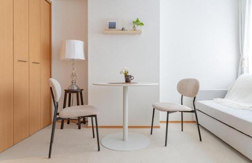 Chinatown Apartamento | SHIKA HOME 横滨中华街 高级公寓 适合家庭 多人 差旅 长期旅居送定期清洁服务 Luxury Family Business Trips Living near Chinatown キッチン完備 家族やグループに落ち着きある空間 長期滞在者向け定期清掃サービス