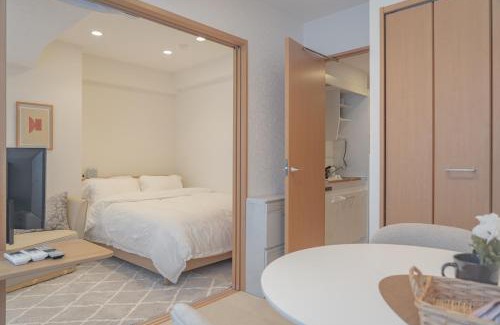 Chinatown Apartamento | SHIKA HOME 横滨中华街 高级公寓 适合家庭 多人 差旅 长期旅居送定期清洁服务 Luxury Family Business Trips Living near Chinatown キッチン完備 家族やグループに落ち着きある空間 長期滞在者向け定期清掃サービス