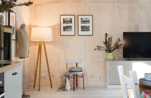 Bullarto South Casa | Shillings and Pence