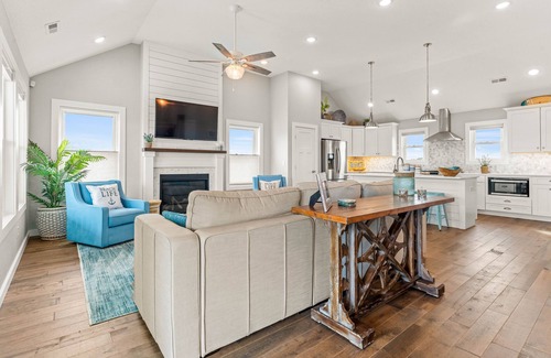 Ocean Sands Casa | Shiner Shore Shack: 1200 Ft to Beach Access, Pool, Hot Tub