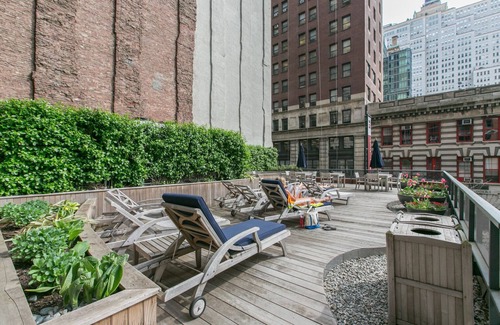 Tribeca Apartamento | Shining Tribeca Studio w/ Indoor pool + Gym by Blueground