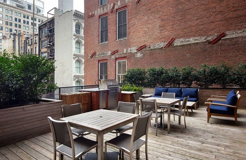 Tribeca Apartamento | Shining Tribeca Studio w/ Indoor pool + Gym by Blueground