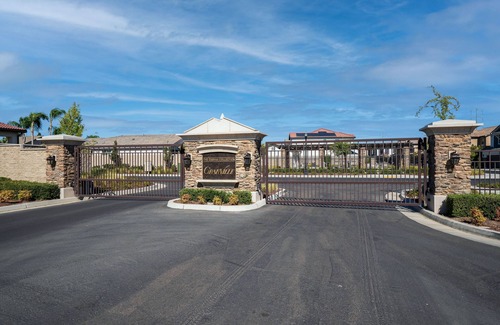 Clovis Casa | Shiny and new in Copper River area