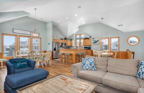 Currituck County Casa | Ships Ahoy: Oceanside, Pet Friendly, Heated Pool, Pool Table