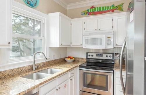 Oceanmarsh Subdivision Casa | Shipwatch Beach House - Ocean Views! Shared Pool!