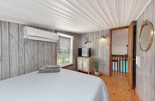 Sealevel Casa | Shipwrecked on Shell Hill 2 Waterfront Houses