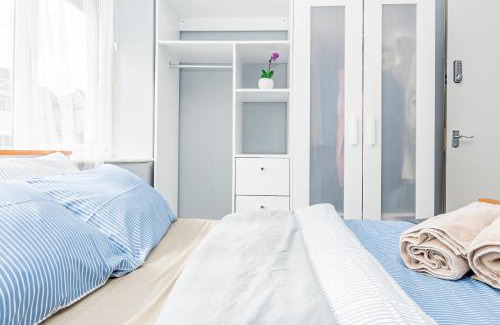 Southampton Casa | Shirley house 2, Self Catering Guest House, Self Check in, Smart locks, 10 min Walk to Southampton General, Aspire and Princess Anne Hospitals, Access to Fully Equipped Kitchen, Excellent Transport Links, Ideal for Longer Stays and Hospital Shifts