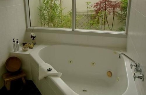 Hepburn Hotel | Shizuka Ryokan Japanese Guesthouse