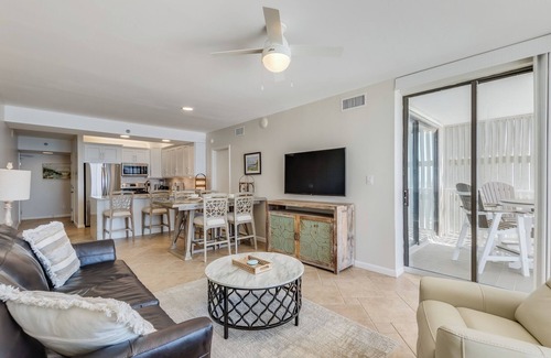 Orange Beach Apartamento | Shoalwater 805, Beachfront Home Away From Home