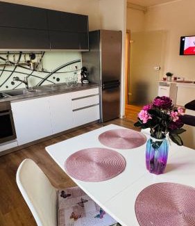 Dumbravita Apartamento | SHoliday La Parter cu Parcare Privată și Spațiu Modern