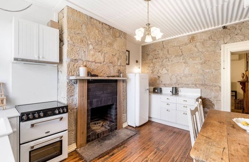Bellerive Casa | "Shooters Cottage" Circa 1830 Heritage Home