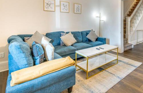 Stroudsburg Casa | Shop and Dine Central Stroudsburg Townhome!