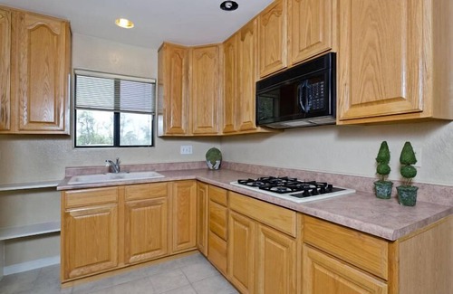 Camarillo Apartamento | Ir de compras, playas, mercados de agricultores, en el corazón del Sur de California