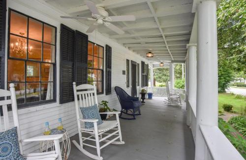 Yarmouth Port Casa | Shopping Restaurants 6 mins to Beach AC