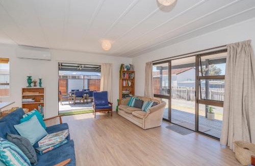 Whangamata Casa | Shore Beats Work - Whangamata Holiday Home