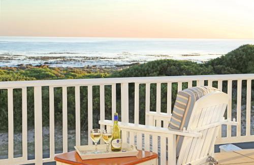 Sandbaai Casa | Shore's Edge Luxury Oceanfront Home