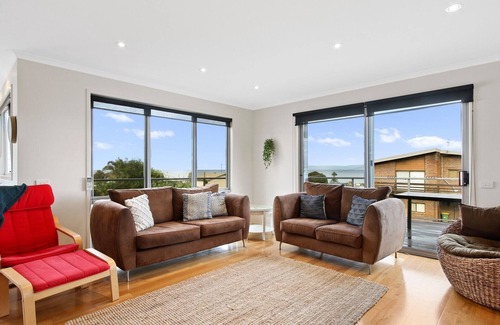 Lake Tyers Beach Casa | Shore Thing Upstairs - Lake Tyers Beach
