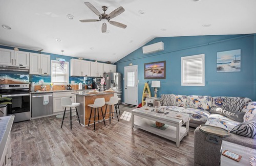 Villas Casa | Shore Tranquility, 1 block to the Bay
