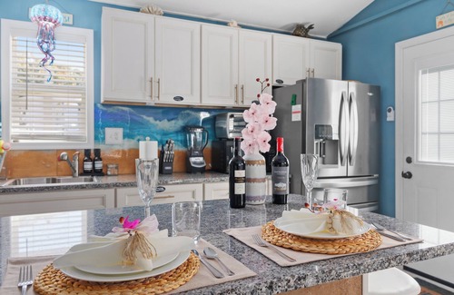 Villas Casa | Shore Tranquility, 1 block to the Bay