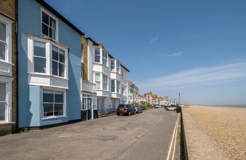 Aldeburgh Casa | Shore View, Aldeburgh - A lovely Seafront House on famous Crag Path with uninterrupted Beach Views - Aldeburgh Coastal Cottages