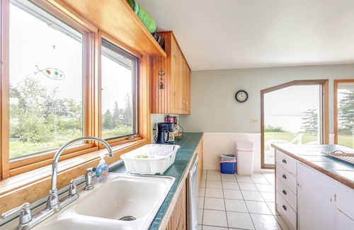 East Sullivan Cabaña | Shorefront House w/ Views, 14 Mi to Acadia NP