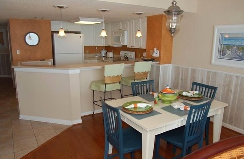 Crescent Beach Condominio | Shoreham II 9D - Hermosa decoración, vistas espectaculares!
