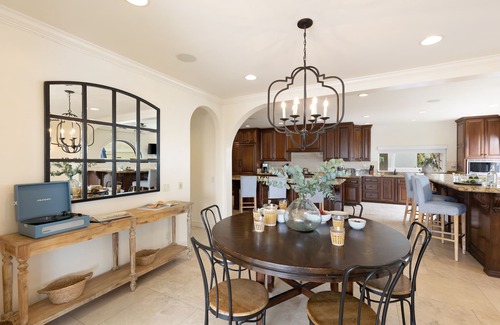 South Mission Beach Casa | Shoreline by AvantStay | Spectacular Beachfront Home w/FirePit, Spa & Pool Table