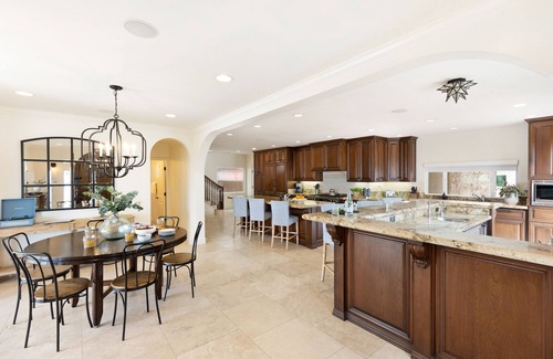 South Mission Beach Casa | Shoreline by AvantStay | Spectacular Beachfront Home w/FirePit, Spa & Pool Table