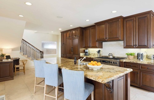 South Mission Beach Cabaña | Shoreline by Avantstay Spectacular Beachfront Home w/ Fire Pit, Spa & Pool Table