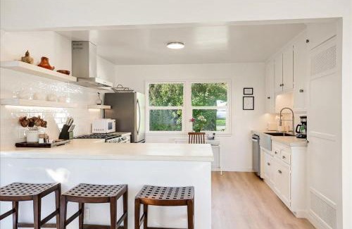 East Mesa Casa | Shoreline Cottage