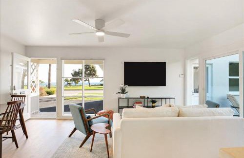 East Mesa Casa | Shoreline Cottage