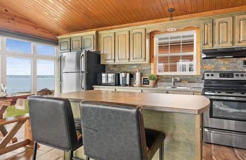 Pirogue Casa | Shoreline Escape Serene Retreat