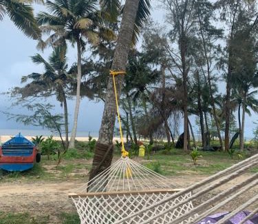 Mararikulam Cama Y Desayuno | Shoreline Marari Beach Villa at Golden Beach Mararikulam
